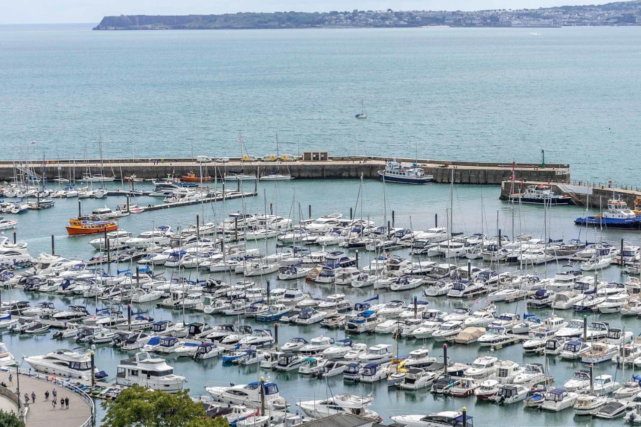 A7 Masts - Striking Beach Bolthole Apartment With Beautiful Sea Views Private Balcony & Parking Torquay Luaran gambar