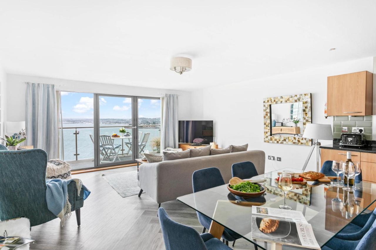 A7 Masts - Striking Beach Bolthole Apartment With Beautiful Sea Views Private Balcony & Parking Torquay Luaran gambar